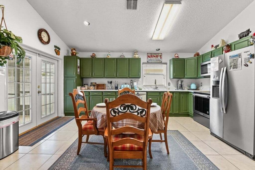 Cozy 3br Home W/ Private Pool Near Disney 3 Bedroom Villa
