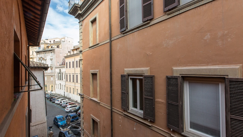 Rental in Rome San Trifone