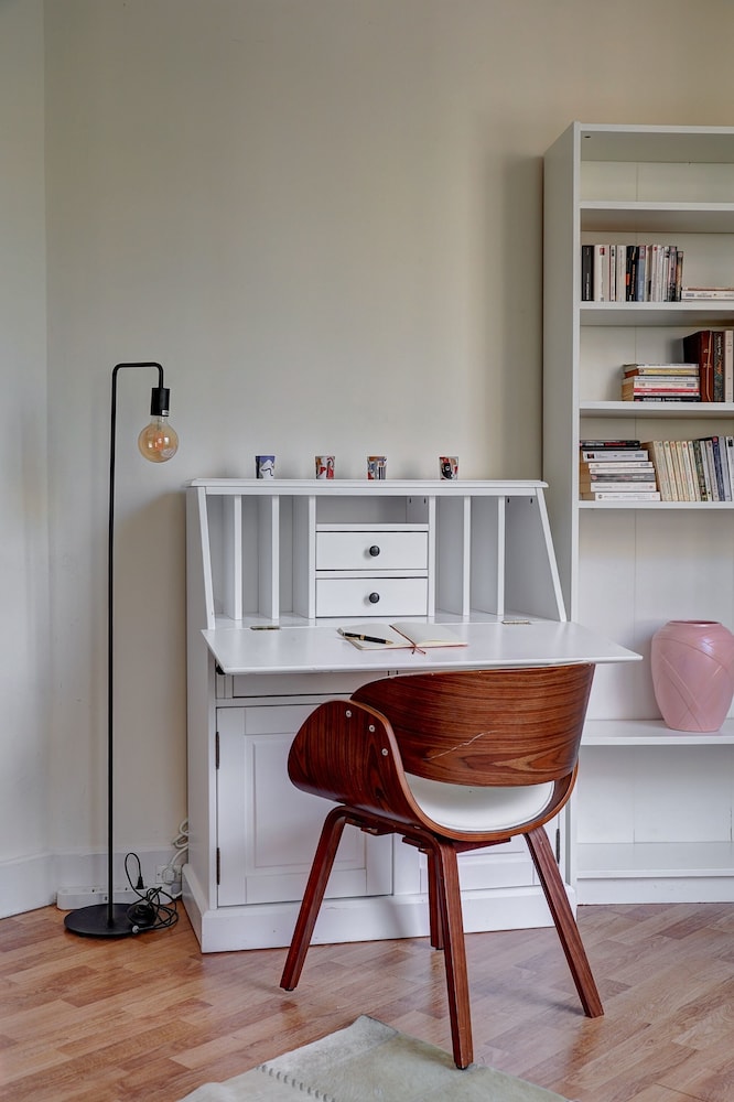 Elegant 1BR Near Eiffel & Champ de Mars