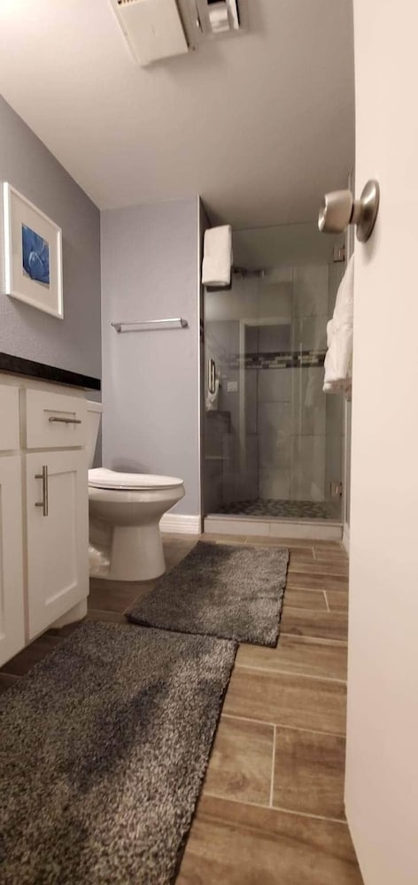 Saida Beachfront Luxe Condo Two Heated Pools 2 Bedroom Condo