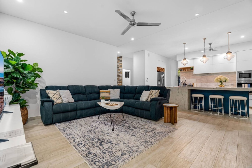 Zenhouse Solstice Designer 4-br Executive Retreat