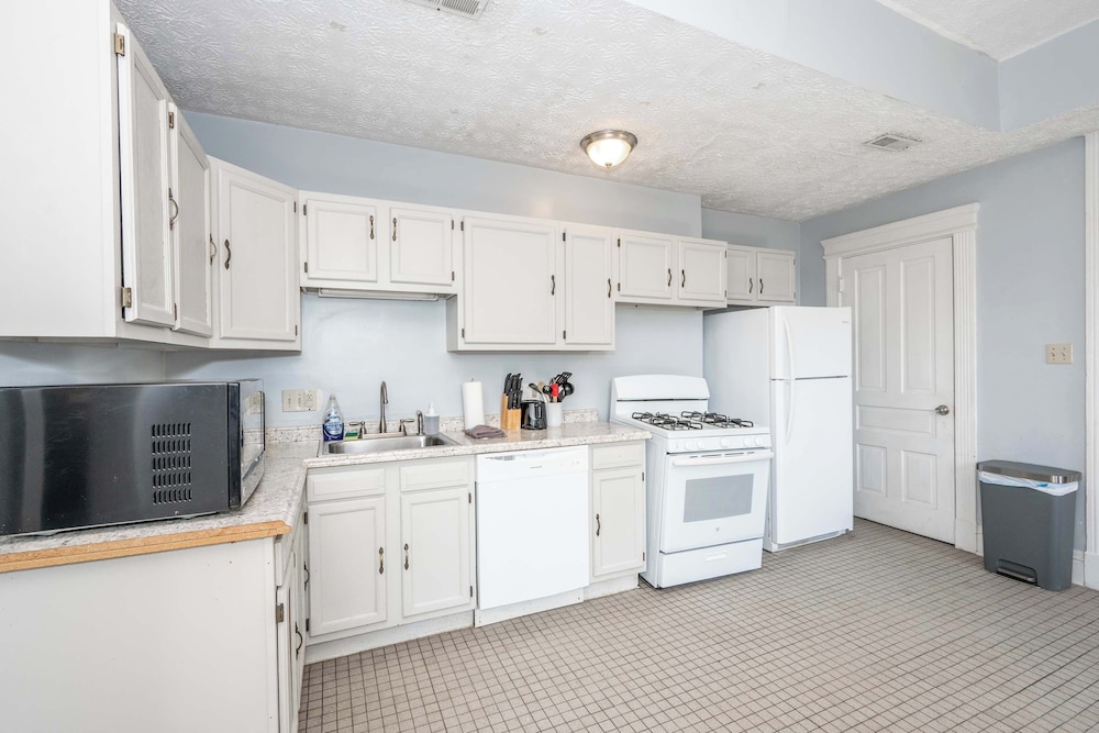 Queen City Suites For 7