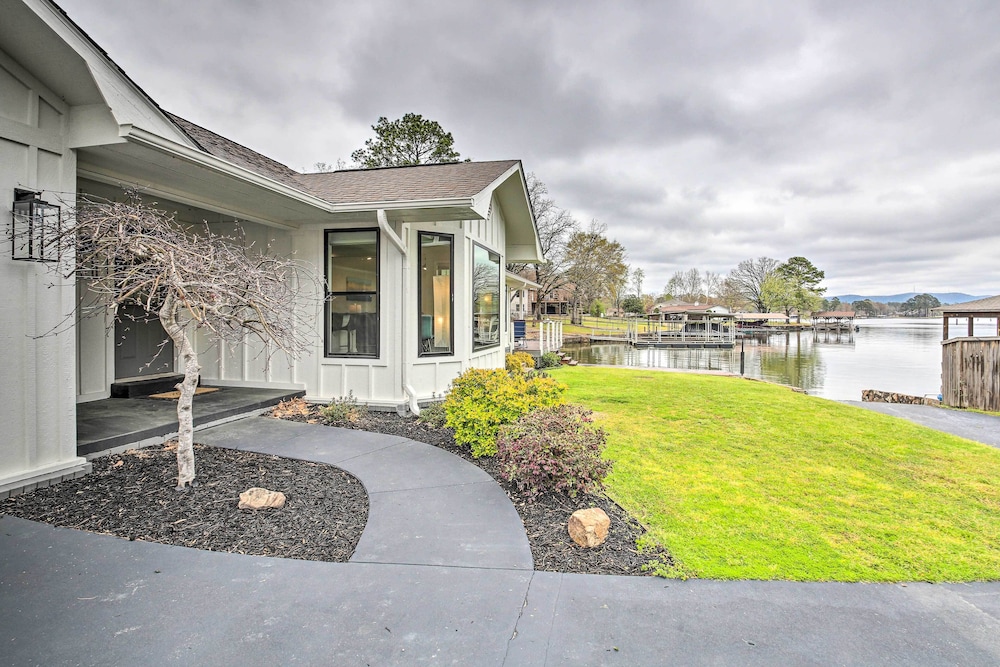 Boat Dock & Kayaks: Waterfront Hot Springs Home! view 2