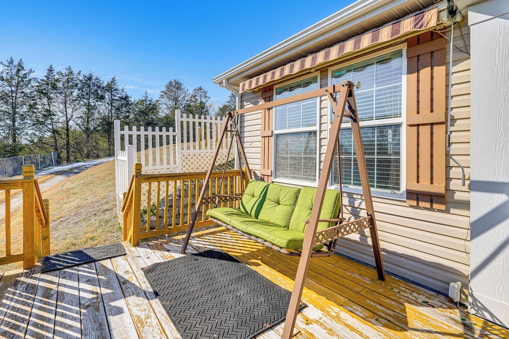 Near Hiking: Midway Home w/ Mtn Views & Deck