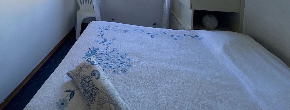 Three-room Apartment Sleeps 5 IN THE Conchiglia-rif Conchiglia