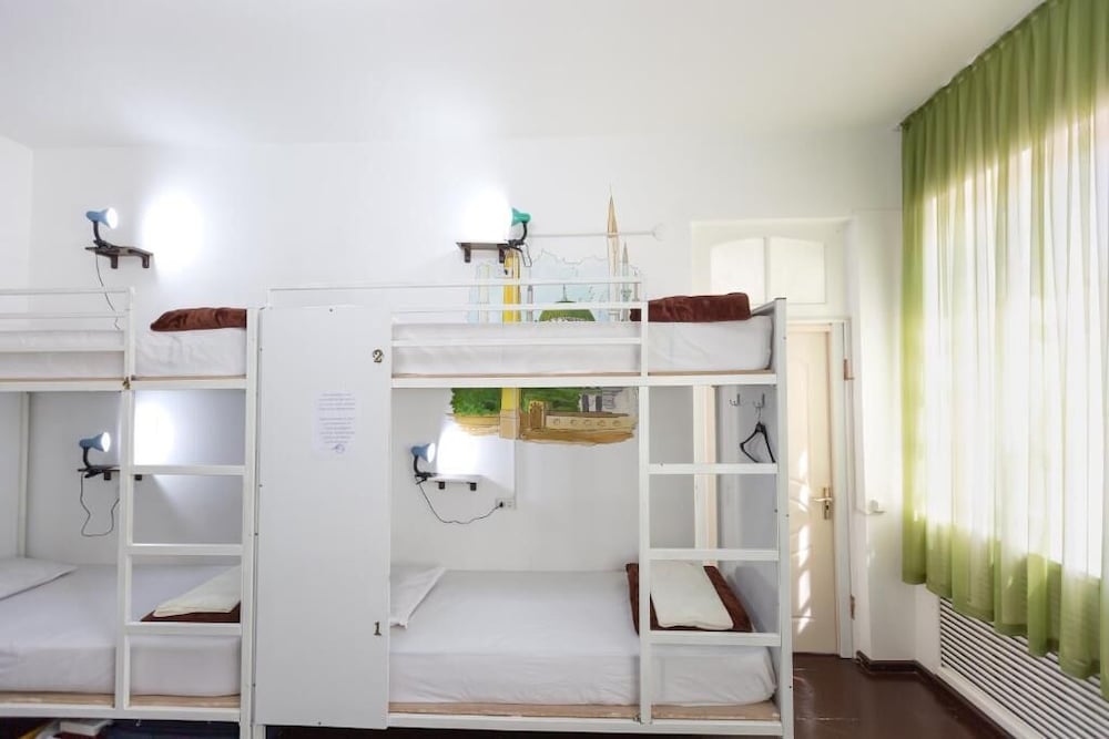 Light Hostel