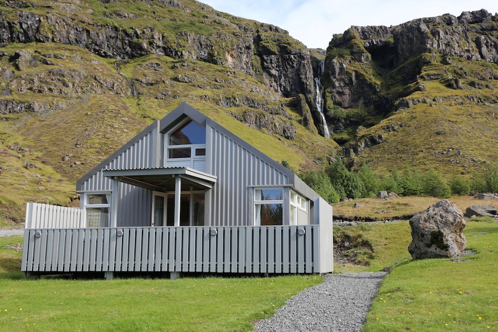 Old Cottage - Reynivellir II