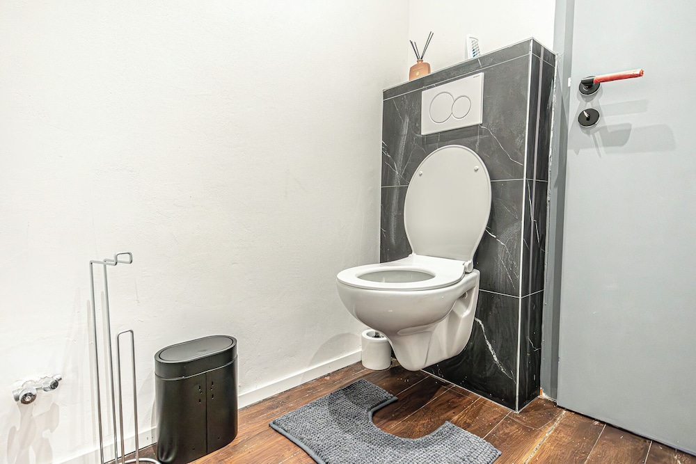 Comfy 5BR Apartment in Heart of Ghent