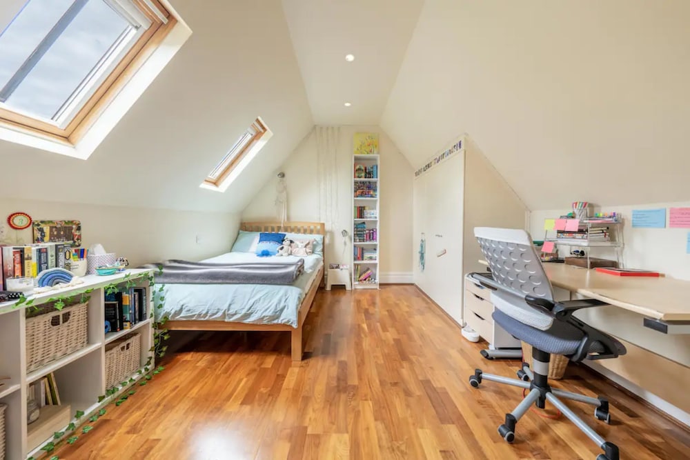 Stunning 3 Bedroom Apartment in Trendy Chalk Farm