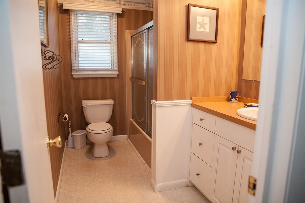 Native Sun 2 Bedroom Cottage by RedAwning