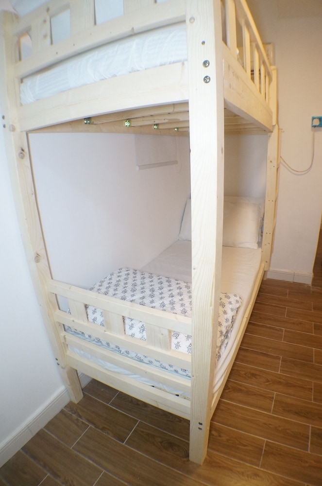 Tung Wo Guest House