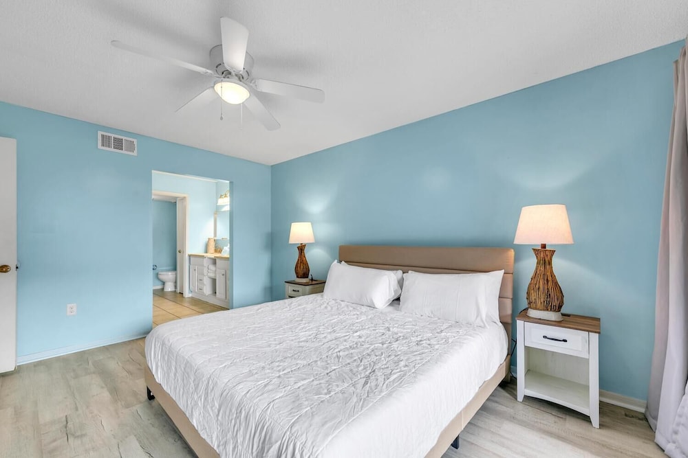 Edgewater Golf Villa 3204