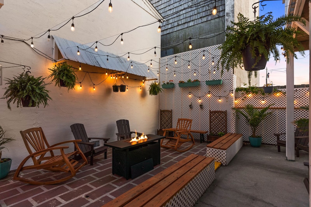 Dry Dock Inn