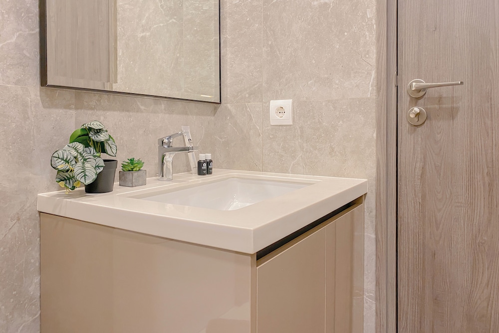 Well Designed 1Br Apartment At Arumaya Residence