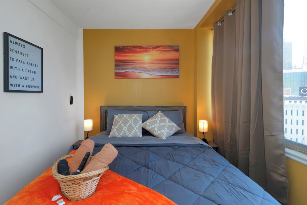 Spacious 3BR Condo in DTWN
