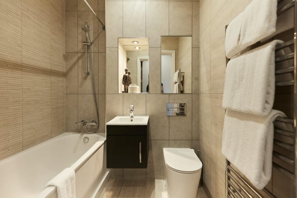 The Harlesden Escape - Spacious 3bdr Flat With Balcony