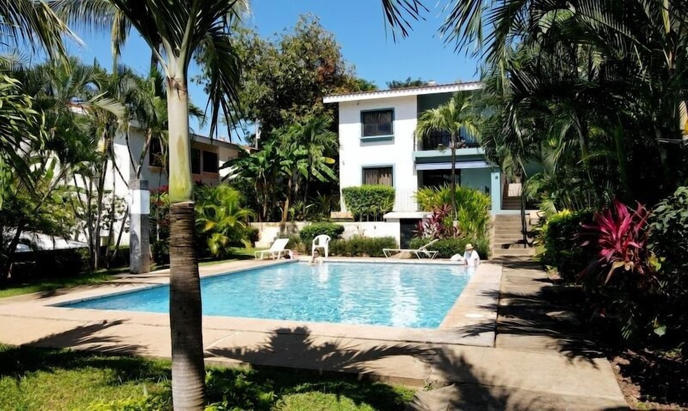 Minimalist Condo with a Beautiful New Design, Enclosed Patio, and Shared Community Pool