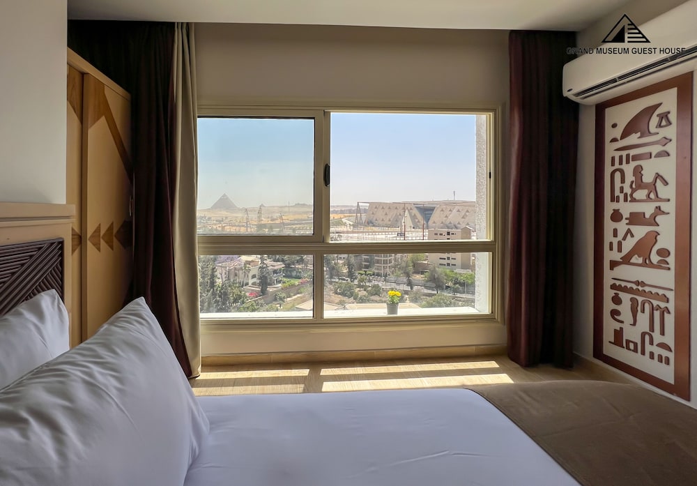 Grand Museum Guest House pyramids view view 3