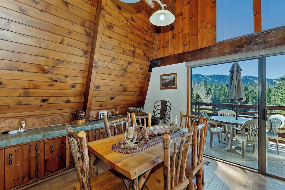 Yosemite Pines Cabin - Sleeps 6