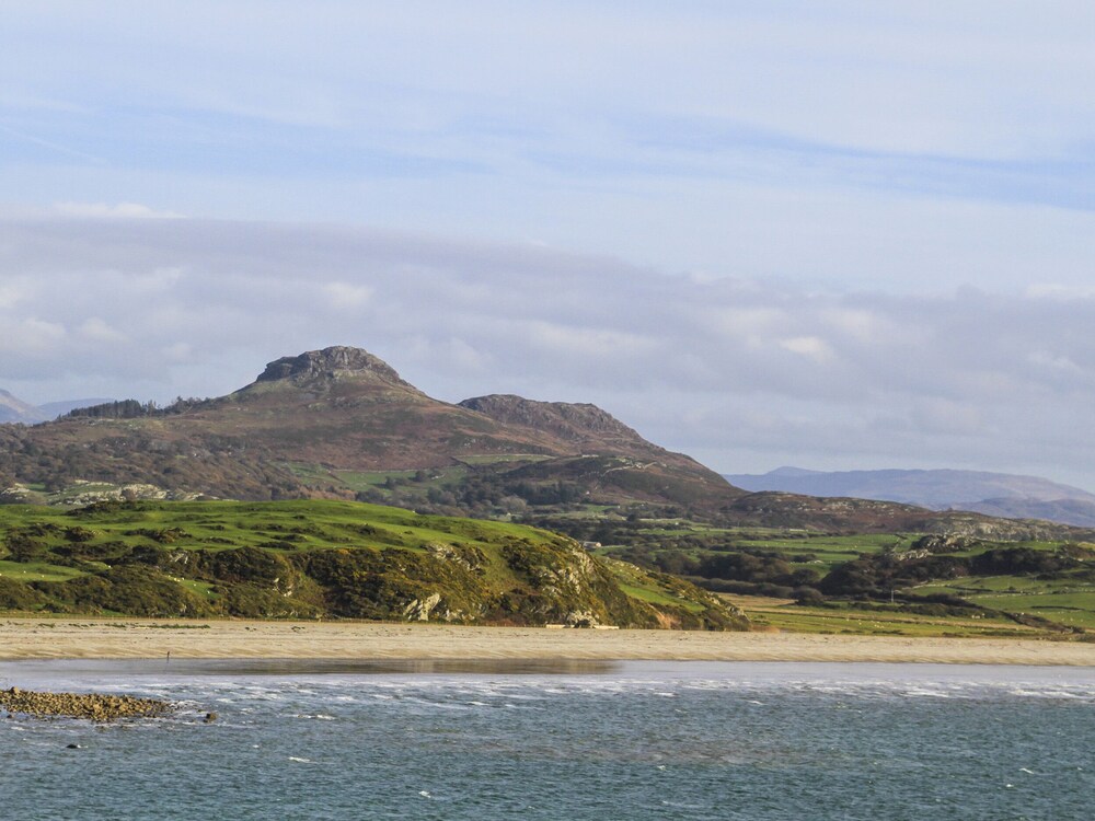 Dinlle