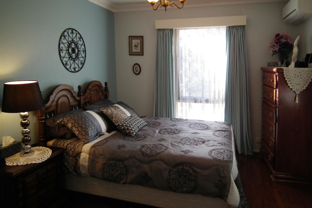 The Spanish Guesthouse, Private Rooms