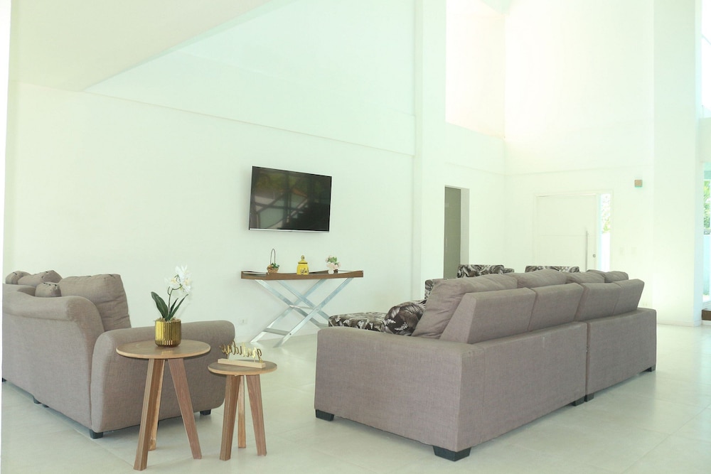Mansao 6 suites c piscina e jacuzzi 082M