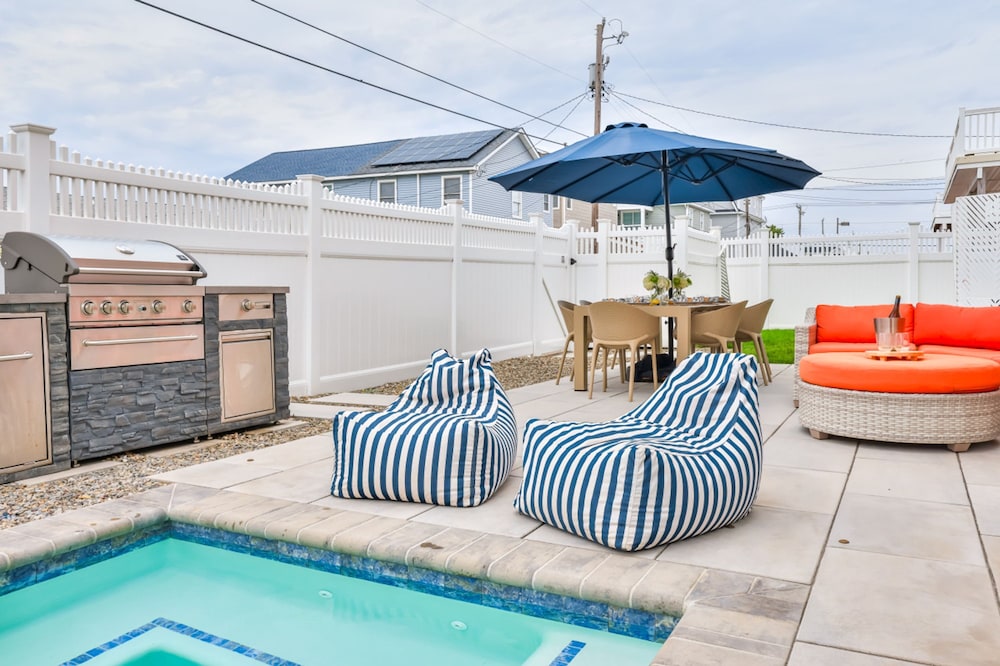Heated Pool Hot Tub 5BR Game Room Elevator Cabana