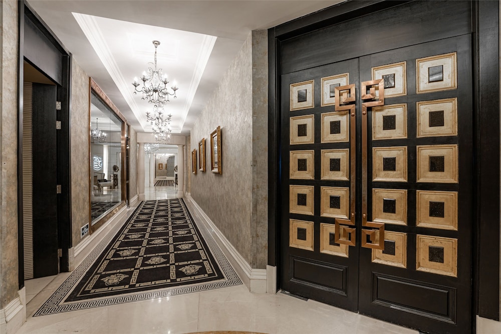 Yun-Zen Jinling World Trade Plaza Hotel