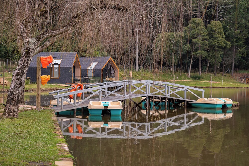 Celeiro Lake Village