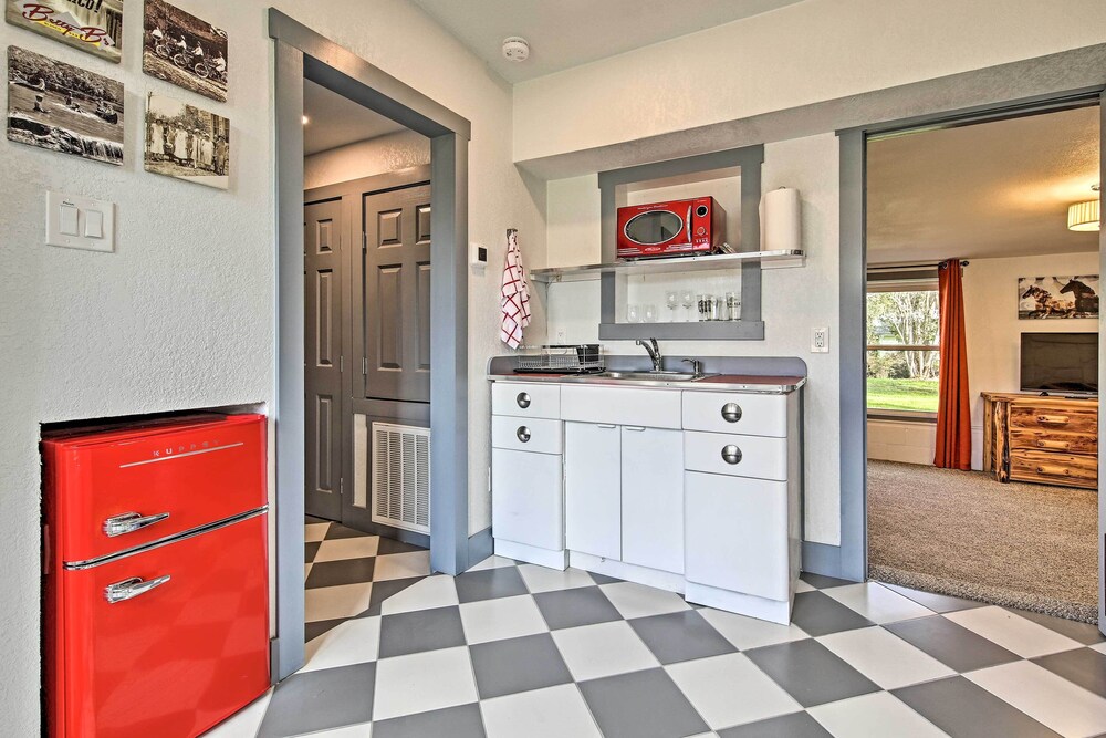 Retro Updated Blanco Abode - Steps to Main Street! view 3