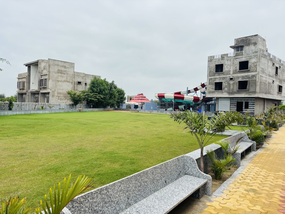 Paras Resort