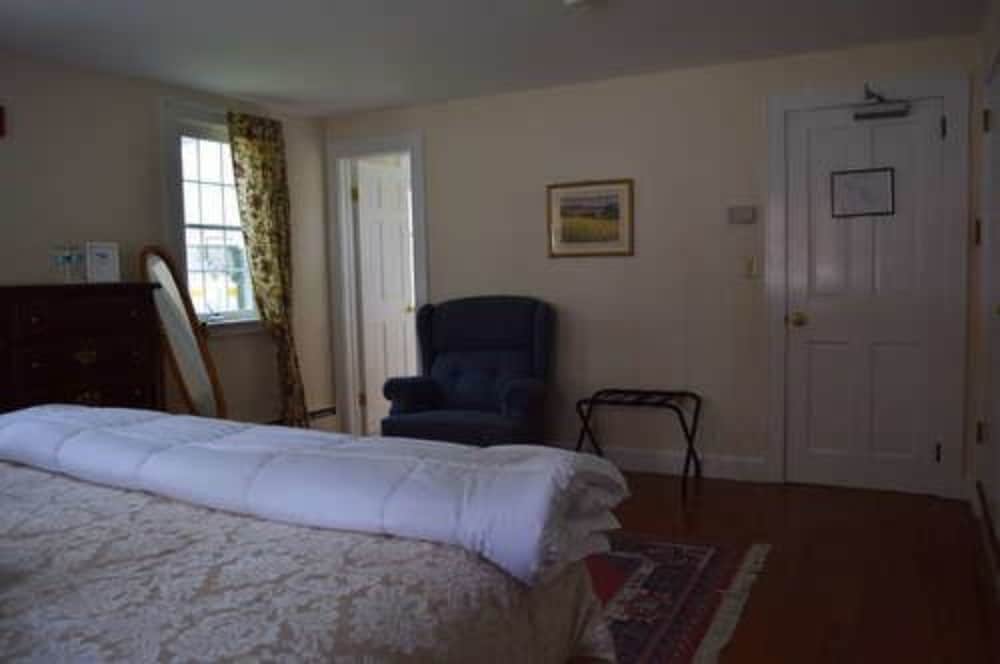 New Hampshire Mountain Inn