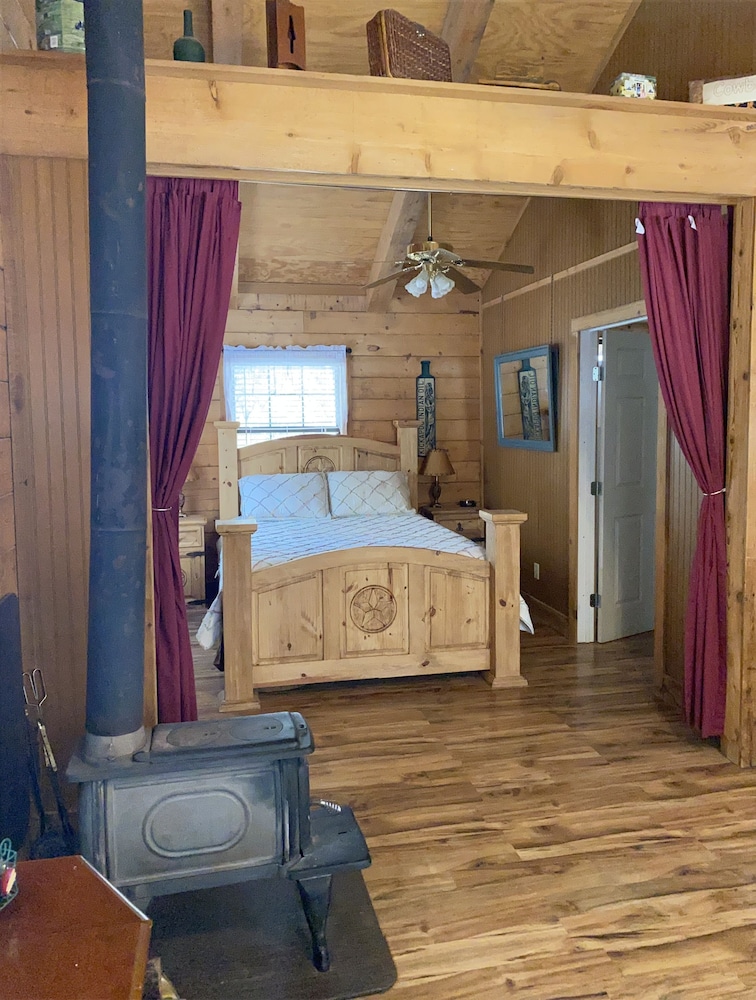 A Peace of Heaven Cabins view 5