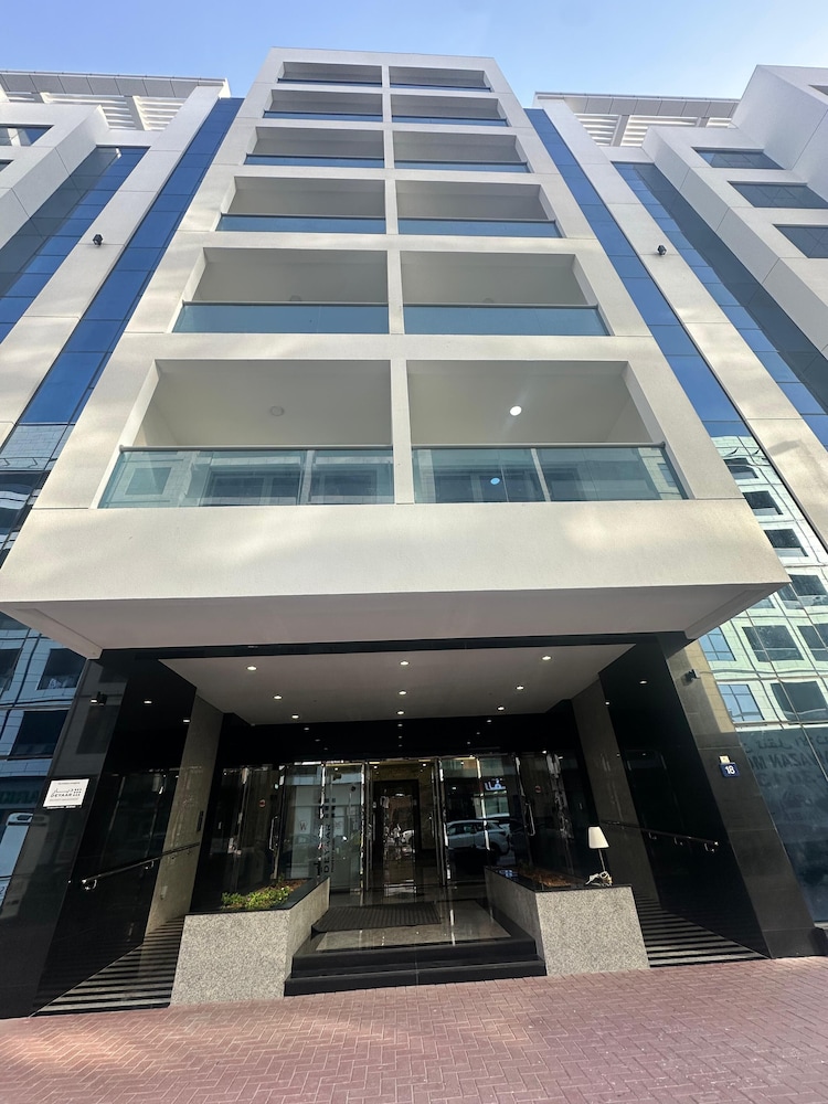 Stay Inn Albarsha by PHM