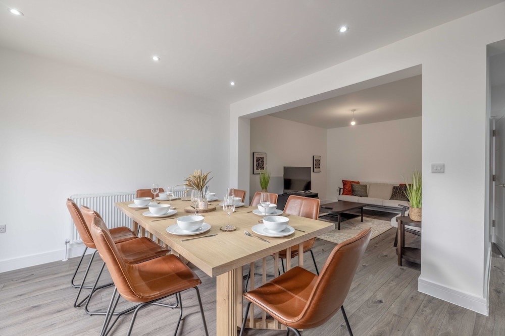 Chic and Comfy 4 Bedroom Stay Baylis