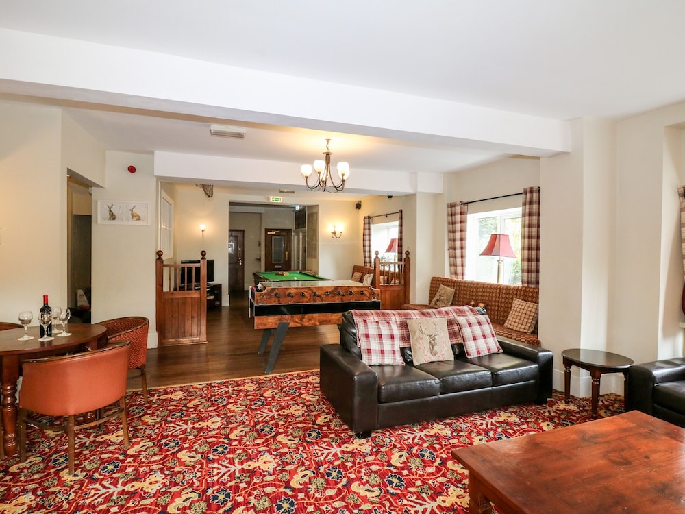 Hope Valley Vacations - Poacher's Arms - Property Image 2