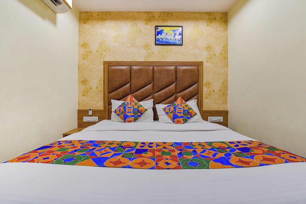 FabHotel Silver Inn