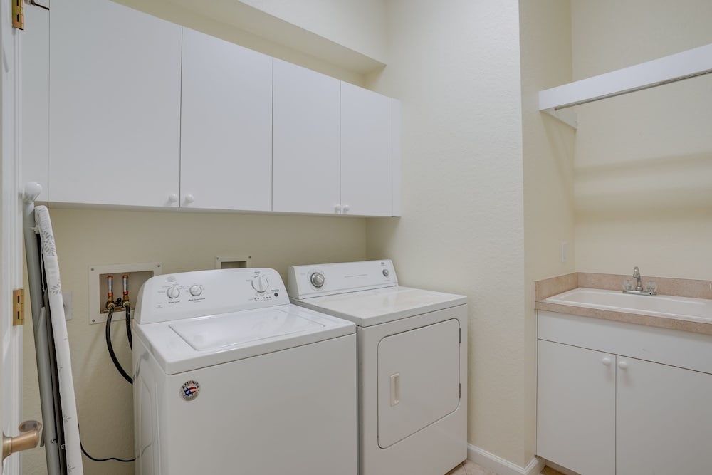 Fort Myers Vacation Rental w/ Pool Access!