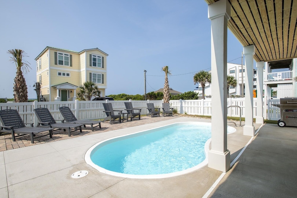 Forever Blue 6 Bedroom Home