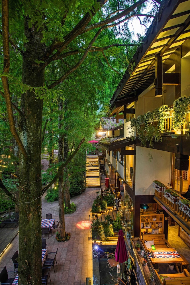 Wuyishan Old Street Sen Live British Inn view 5