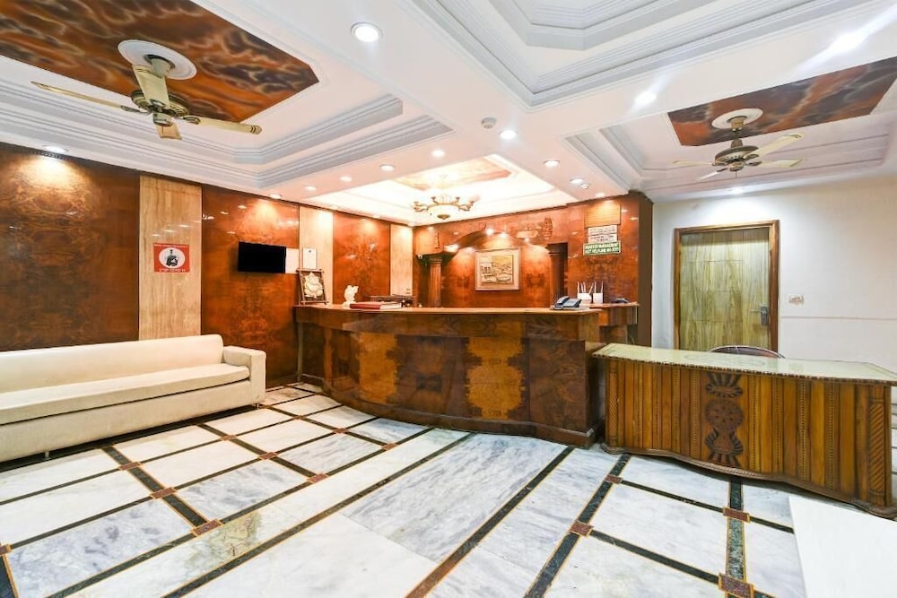 Hotel Geet Deluxe