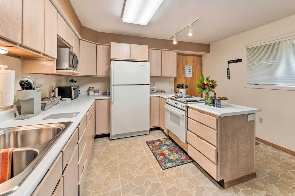 Juneau Vacations - Juneau Apartment - Walk to Hiking  Breweries - Property Image 19