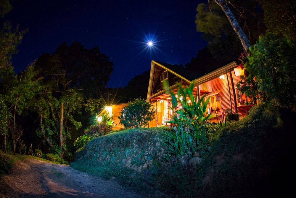 Cedrela Ecolodge
