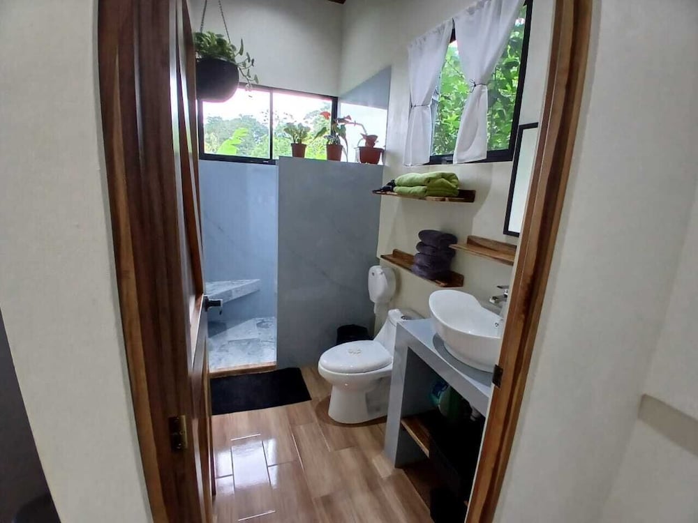Cabañas Caeli, El Colibri, NEW La Fortuna Rainforest Cabin w Panoramic Views