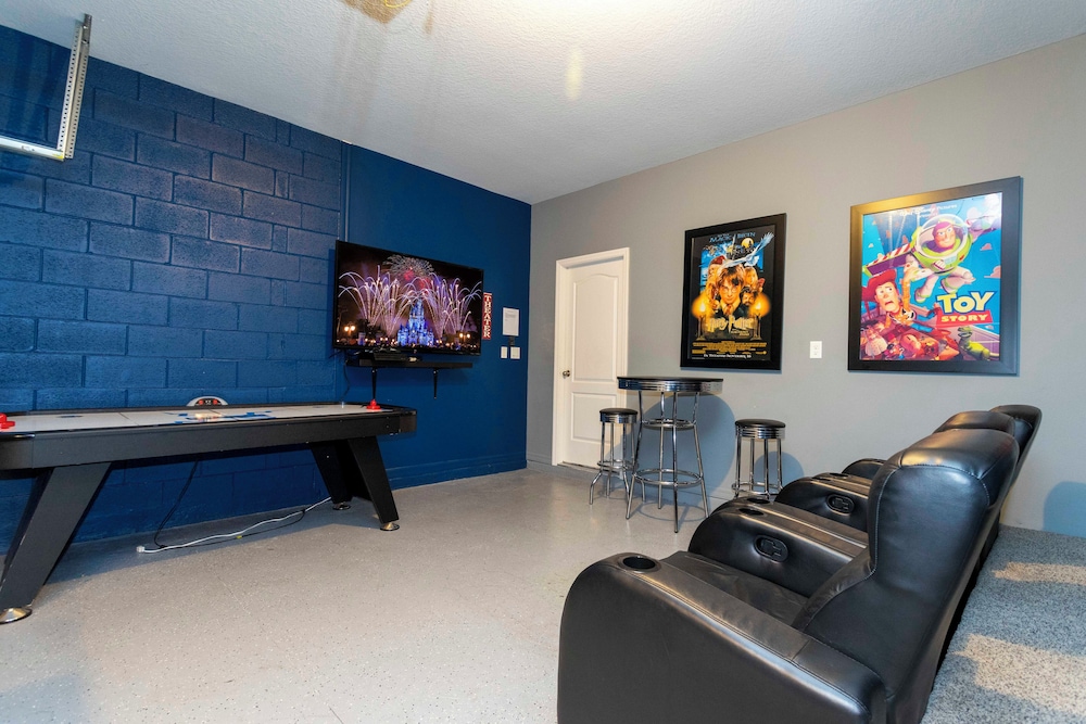 Marvelous 7 Bd w/ Pool Close to Disney @ Solterra 6086