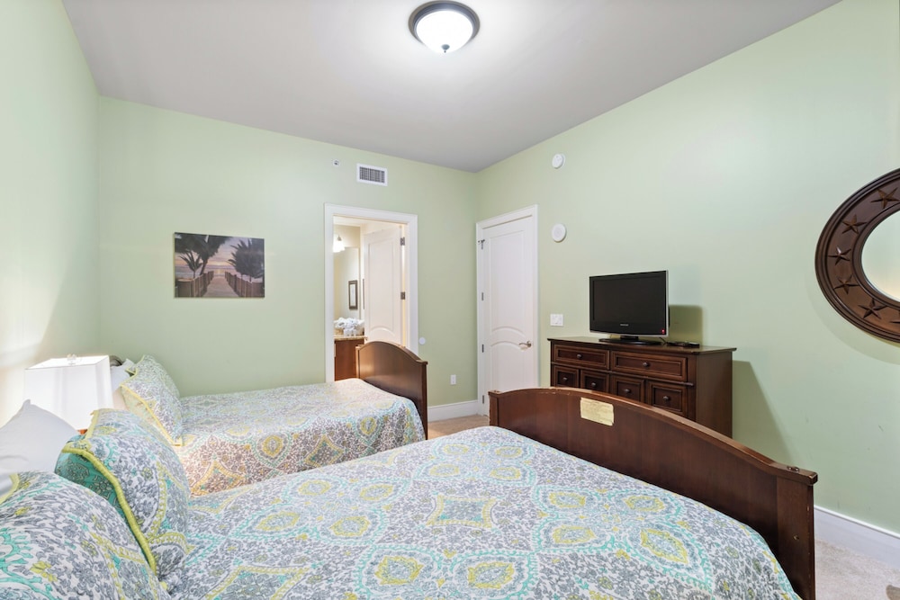 Turquoise Place 1807 D
