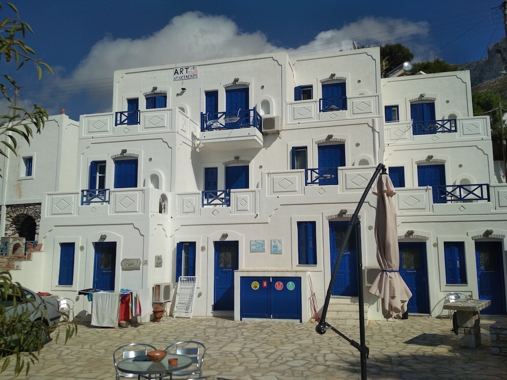 Hotel Art Studio Apartments - Image 1