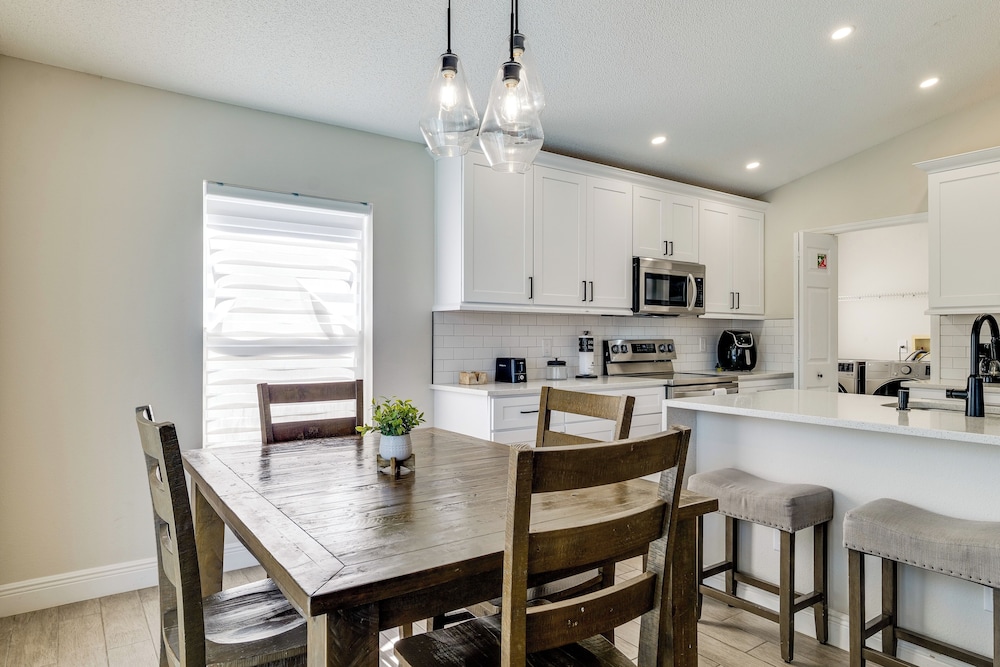 Pool & Game Room: Pet-friendly Gem in Davenport