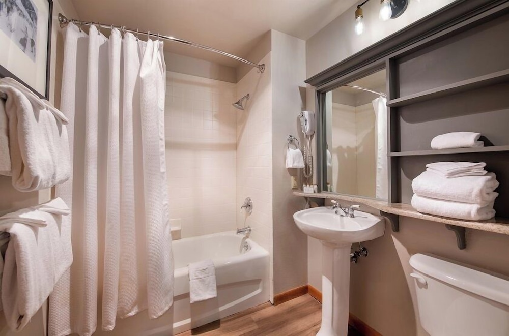 Zephyr Mountain Lodge Vacation Condos - Winter Park CO