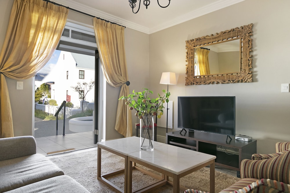 Winelands Golf Lodges at De Zalze